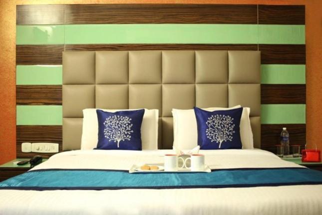 Hotel Seven Hills Inn تيروباتي المظهر الخارجي الصورة